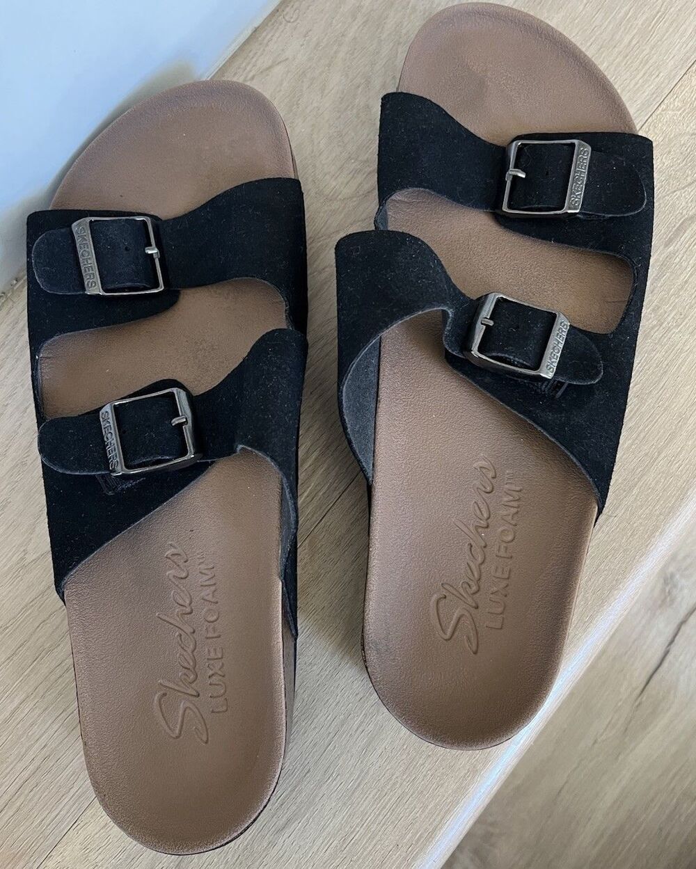 Skechers Womens Black Two Strap Luxe Foam Slide Sandals Sz 9 Everyday Casual